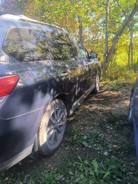 CashForCars Canada | Abandoned SUV Ready for Junk Car Removal
